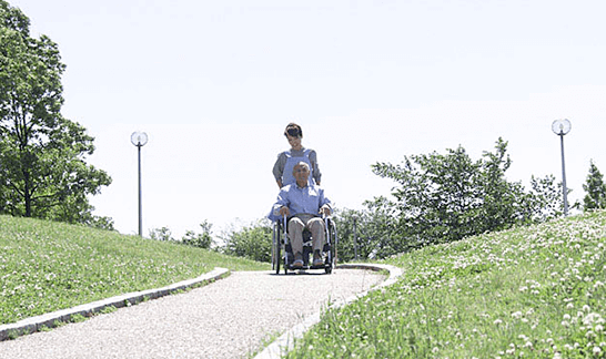 車椅子での散歩